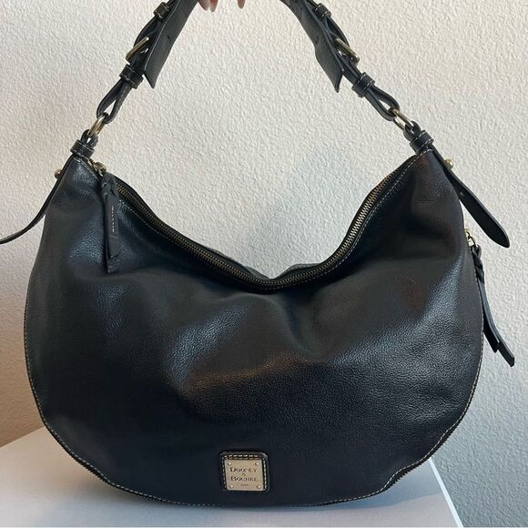 DOONEY & BOURKE Black Hobo Expandable Shoulder Bag - Picture 5 of 11